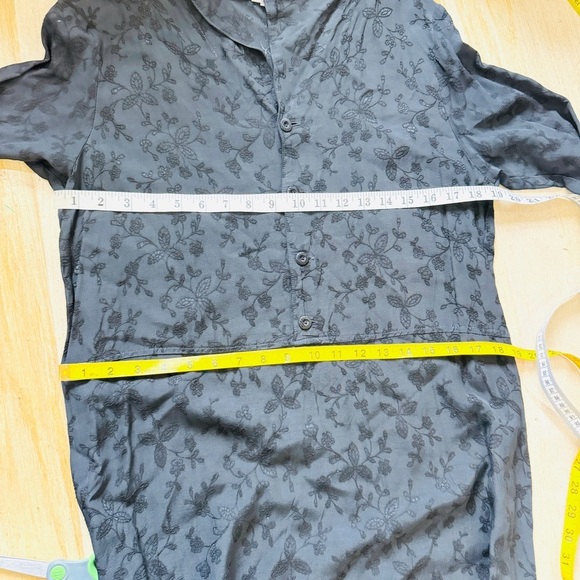 CP Shades black Embroidered Textured Floral midi dress - Picture 10 of 11